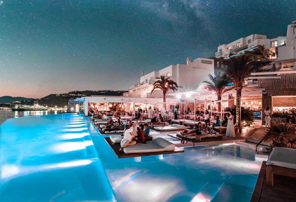Cavo Tagoo Sunset Party – The Most Iconic Experience in Mykonos